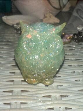 Glittery Small Resin Owl Figurine - Mint Green